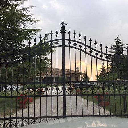 Agriturismo Ca Mignone Urbino Bagian luar foto