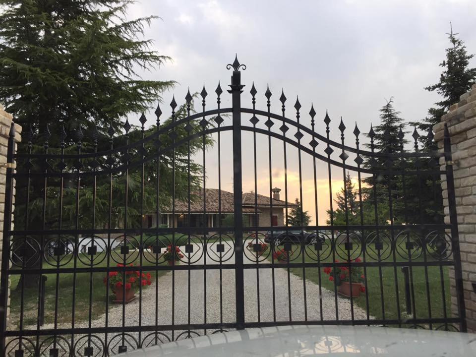 Agriturismo Ca Mignone Urbino Bagian luar foto